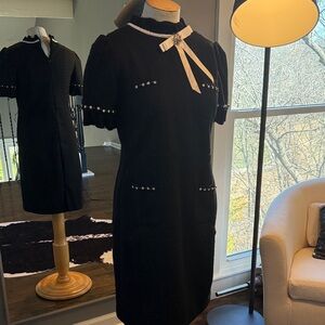 Elegant Black Short-Sleeve Shift Dress with Ribbon Detail